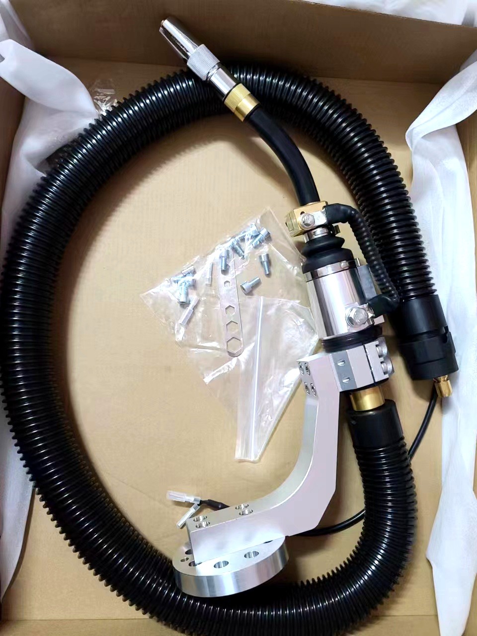 【日皓焊切官网】机器人焊枪清枪器清枪剪丝机构机器人焊枪品牌厂家-日皓焊切(图1)